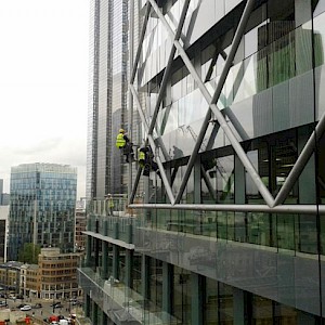 Equinox Carries out Re-Coating Works at Canary Wharf