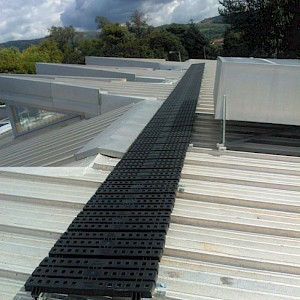 Equinox Installs Rooftop Walkways at Dumbarton Sheriff Court