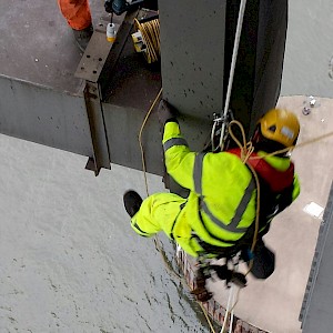 Equinox carries out emergency NDT inspections on the Forth Road Bridge