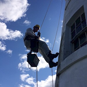 Equinox Carries out Restoration of Lighthouse