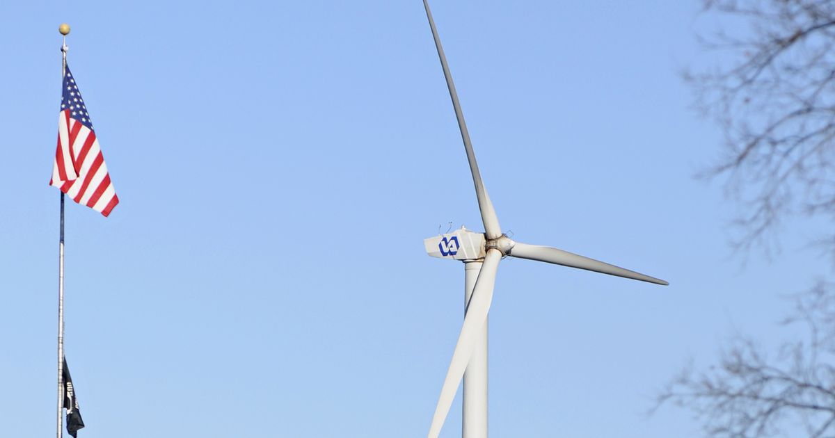 Equinox Cleans Wind Turbine After Oil Leak in Minnesota, USA