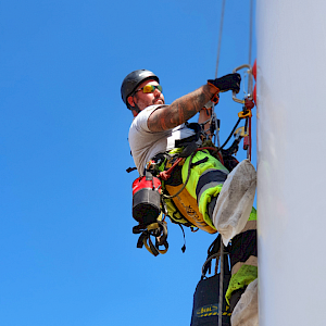 Equinox Carries out Wind Turbine Maintenance in Washington, USA