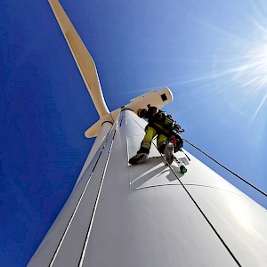 Equinox Carries out Wind Turbine Maintenance in Washington, USA