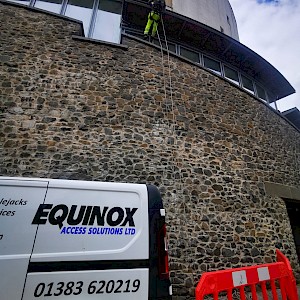 Equinox Carries Out Cleaning of The Sea Life Aquarium in Loch Lomond
